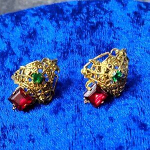 vintage gold tone 3-D open fillegree red and green rhinestone earrings